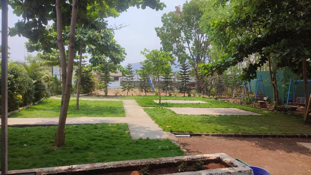 Hotel Metro Palace Resort Karjat Exteriér fotografie
