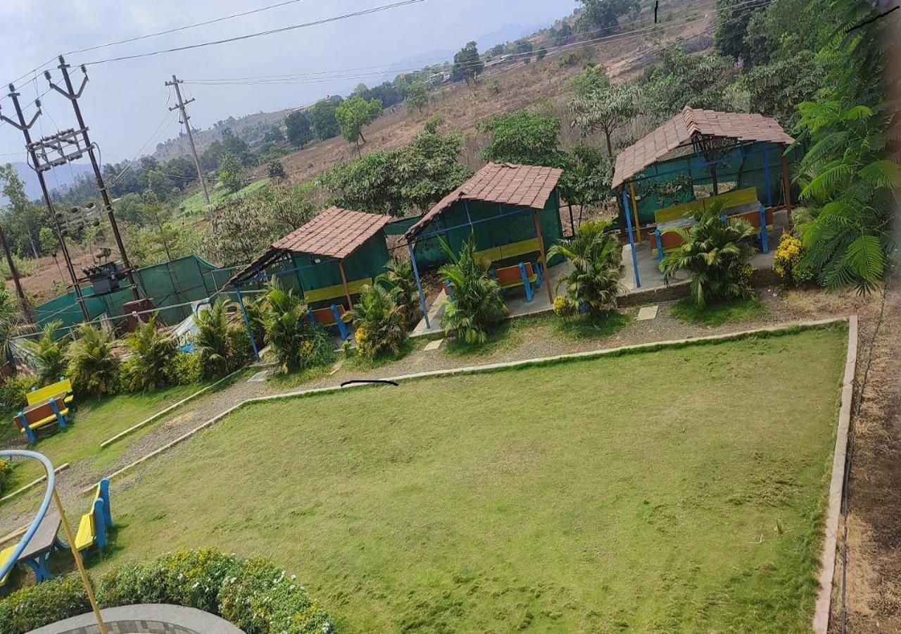 Hotel Metro Palace Resort Karjat Exteriér fotografie
