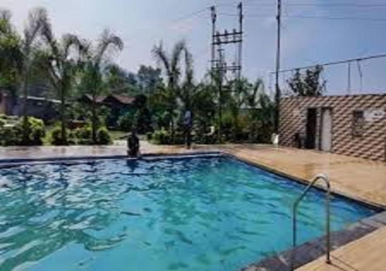 Hotel Metro Palace Resort Karjat Exteriér fotografie