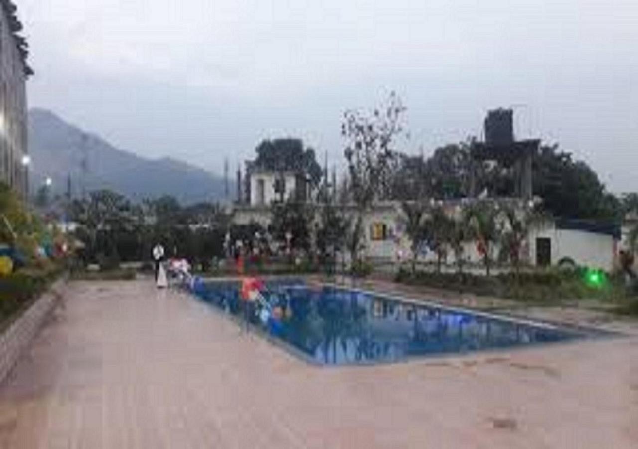 Hotel Metro Palace Resort Karjat Exteriér fotografie