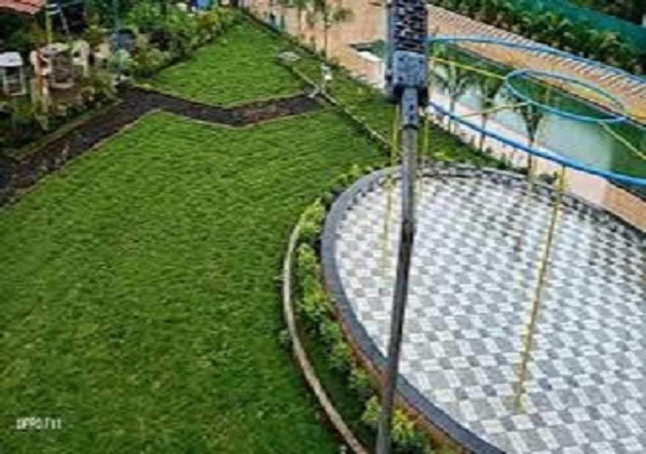 Hotel Metro Palace Resort Karjat Exteriér fotografie