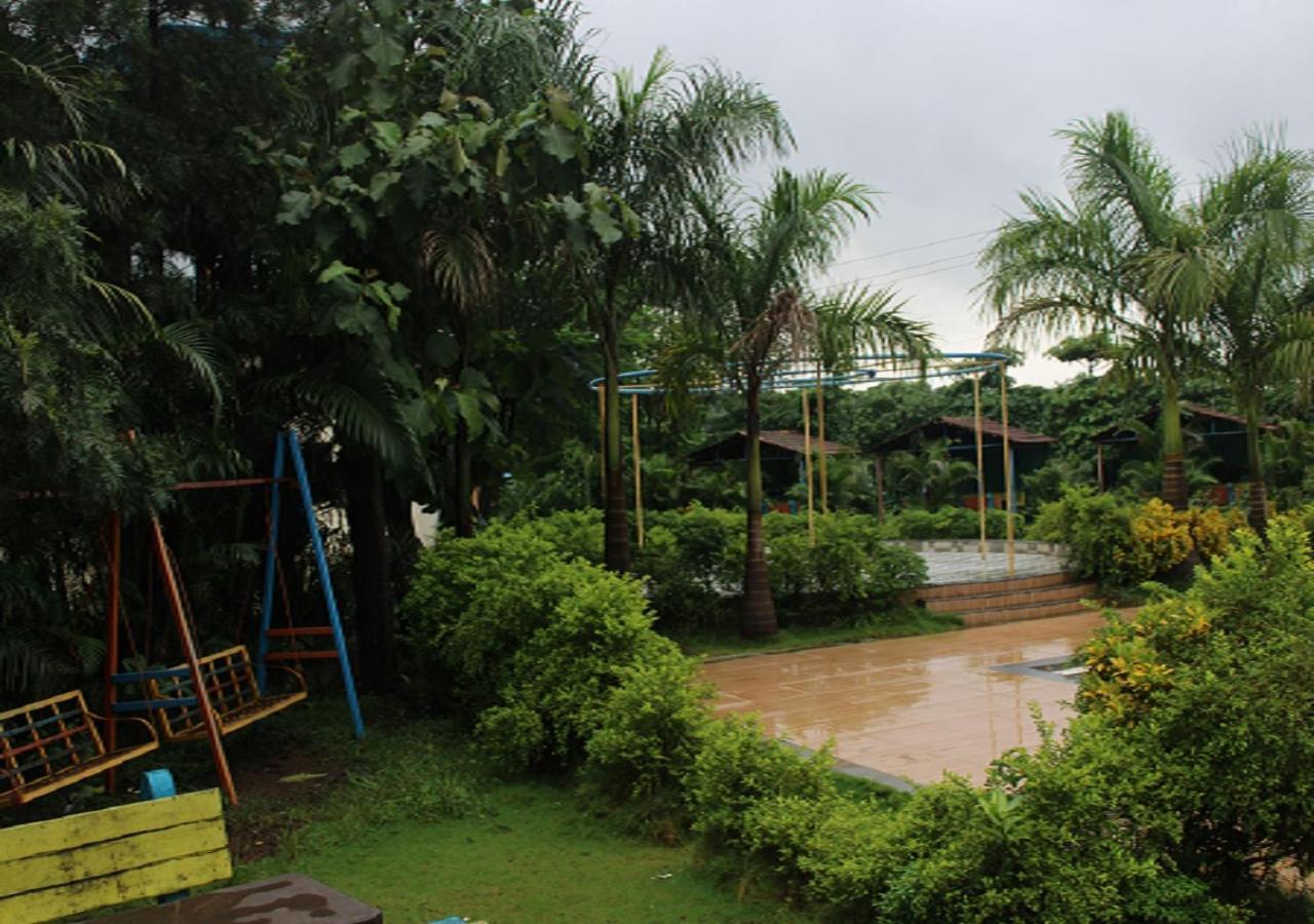 Hotel Metro Palace Resort Karjat Exteriér fotografie