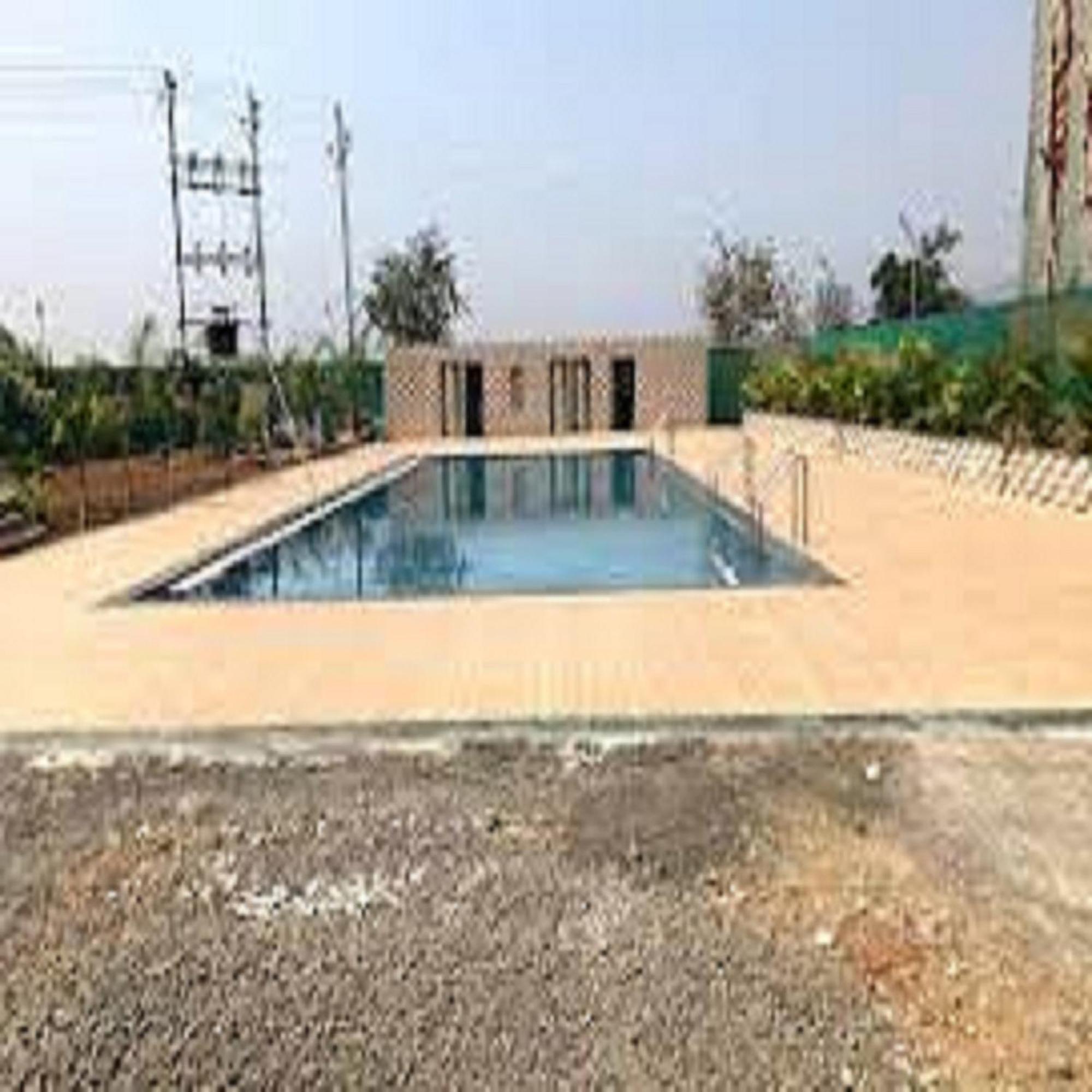 Hotel Metro Palace Resort Karjat Exteriér fotografie