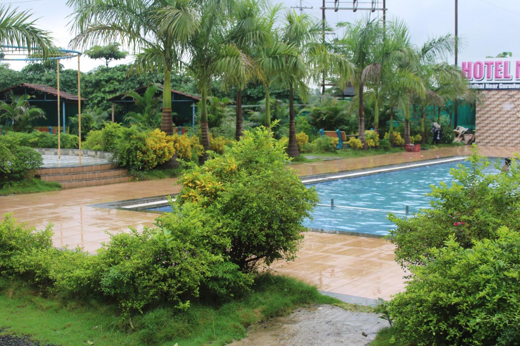 Hotel Metro Palace Resort Karjat Exteriér fotografie