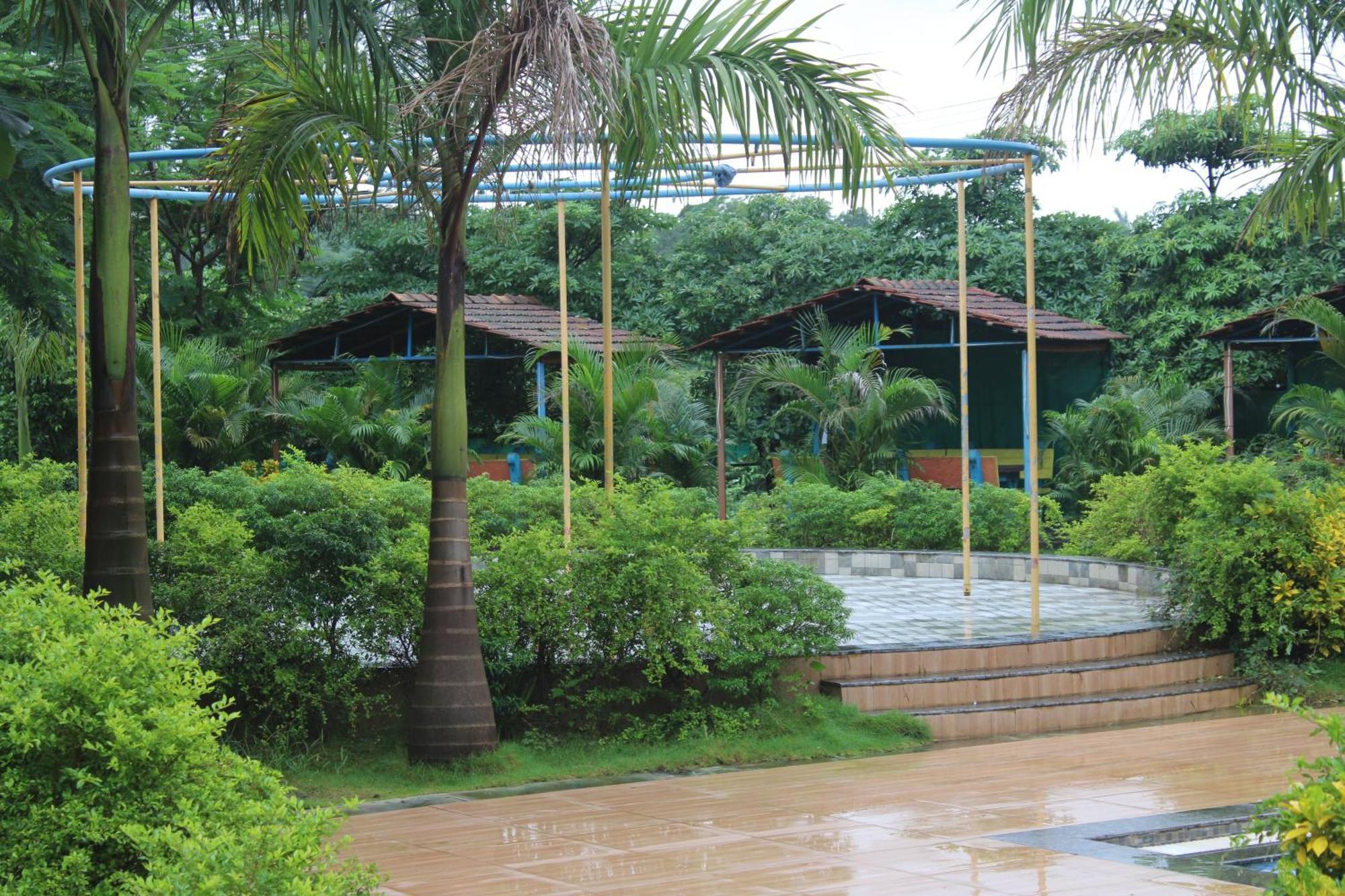 Hotel Metro Palace Resort Karjat Exteriér fotografie