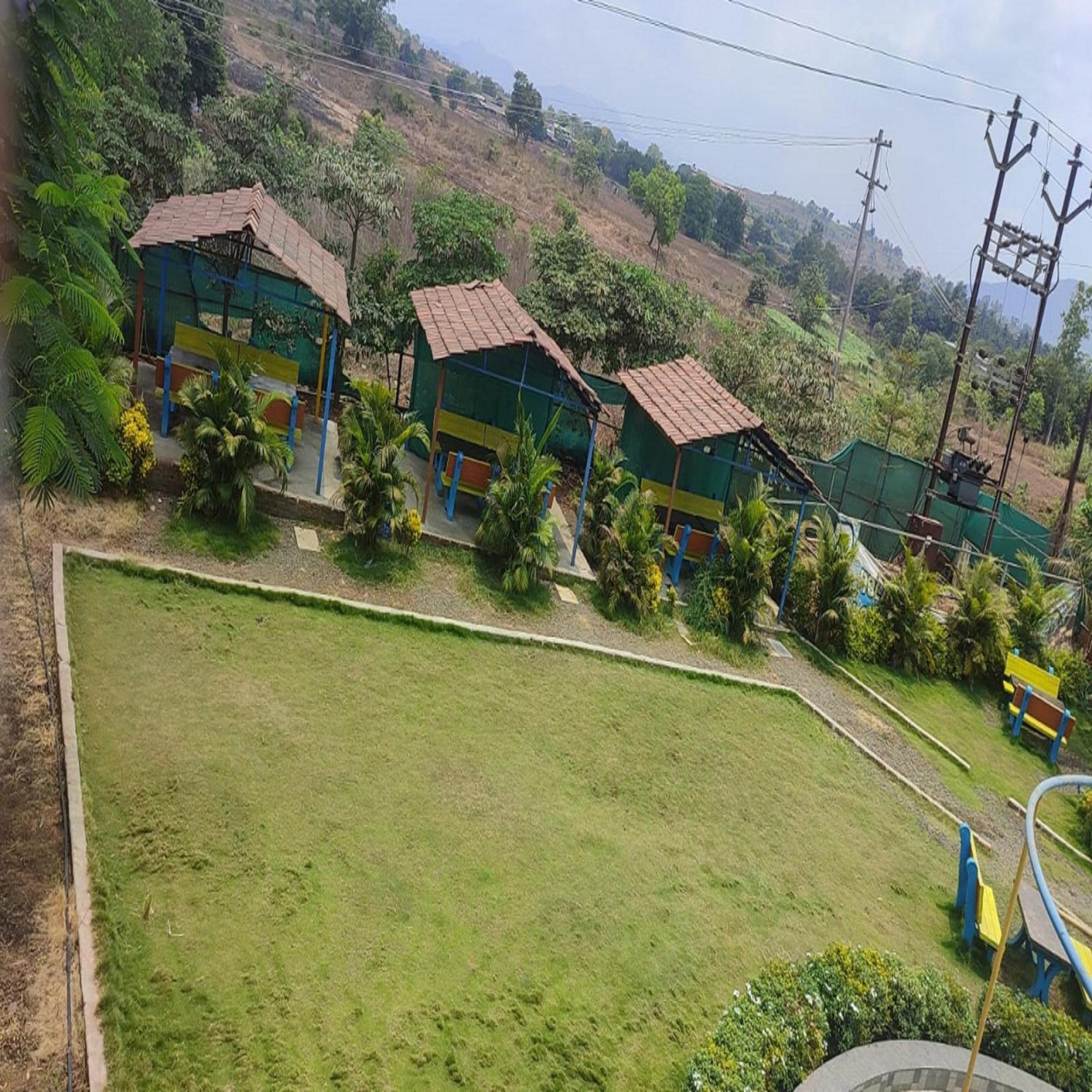 Hotel Metro Palace Resort Karjat Exteriér fotografie